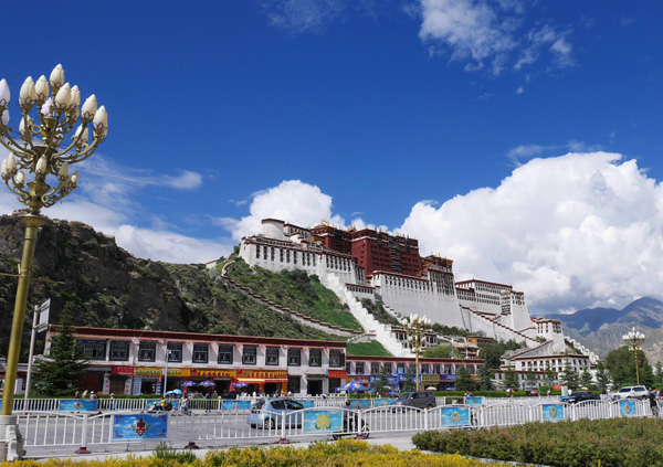 5-Day Lhasa Classics and Lake Yamdrok Tour